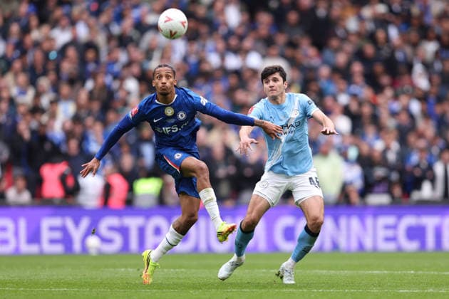 FA Cup Final 2026 16 May 2026, London - Emirates FA Cup Final - Chelsea v Manchester City - Joao Pedro of Chelsea and Abdukodir Khusanov of Manchester City - Photo: Charlotte Wilson Offside. London UK Copyright: xCharlottexWilsonx xOffsidexOffside