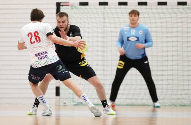 GER, Handball, U20 Deutschland vs U20 Norwegen, maennlich 16.05.2026, Erfurt, Riethsporthalle, GER, Handball, Testspiel im Rahmen der Vorbereitungen auf die U20 Europameisterschaft U20 Nationalmannschaft maennlich U20 Deutschland - U20 Norwegen im Bild Tim Schroeder (Deutschland) gegen Vetle Mellemstrand Bore (Norwegen)