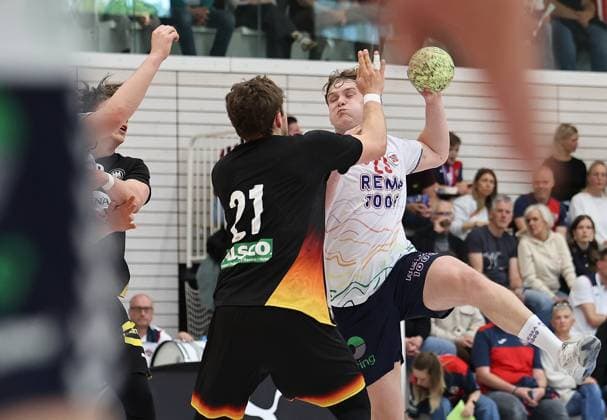 GER, Handball, U20 Deutschland vs U20 Norwegen, maennlich 16.05.2026, Erfurt, Riethsporthalle, GER, Handball, Testspiel im Rahmen der Vorbereitungen auf die U20 Europameisterschaft U20 Nationalmannschaft maennlich U20 Deutschland - U20 Norwegen im Bild Bennet Strobel (Deutschland) gegen Christian Seierstad (Norwegen)