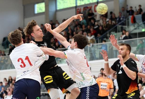 GER, Handball, U20 Deutschland vs U20 Norwegen, maennlich 16.05.2026, Erfurt, Riethsporthalle, GER, Handball, Testspiel im Rahmen der Vorbereitungen auf die U20 Europameisterschaft U20 Nationalmannschaft maennlich U20 Deutschland - U20 Norwegen im Bild Noah Hensen (Deutschland) am Ball