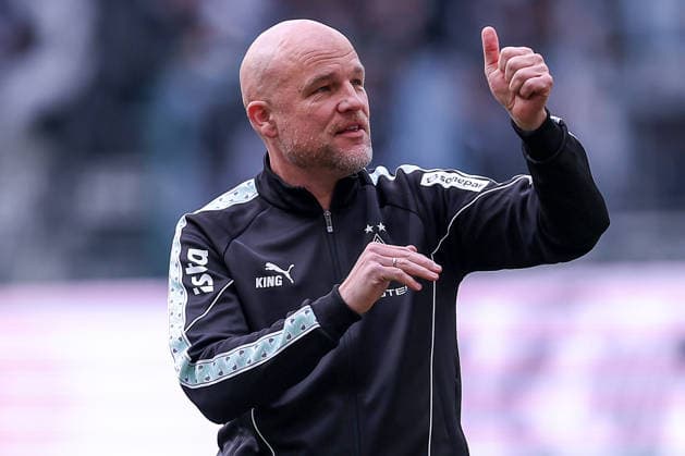 16.05.2026, Fußball, Borussia Mönchengladbach - TSG 1899 Hoffenheim, 1. Fußball Bundesliga, 34.Spieltag, Borussia-Park, Saison 2025 2026: Abschlussjubel nach dem 4:0 Sieg der Borussia, Die Mannschaft feiert den Sieg und bedankt sich bei den Fans für die Unterstützung. Sportdirektor Rouven Schröder (Borussia Mönchengladbach) zufreiden gestikulierend auf dem Spielfeld DFB regulations prohibit any use of photographs as image sequences and or quasi-video. Nordrhein-Westfalen Deutschland