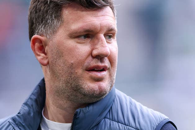16.05.2026, Fußball, Borussia Mönchengladbach - TSG 1899 Hoffenheim, 1. Fußball Bundesliga, 34.Spieltag, Borussia-Park, Saison 2025 2026: Unzufriedene Gesichter nach der 0:4 Niederlage des TSG Hoffenheim. Die Mannschaft vor den Fans beim Abschlussjubel. Geschäftsführer Andreas Schicker (TSG Hoffenheim) DFB regulations prohibit any use of photographs as image sequences and or quasi-video. Nordrhein-Westfalen Deutschland *** 16 05 2026, Football, Borussia Mönchengladbach TSG 1899 Hoffenheim, 1 Soccer Bundesliga, 34 Matchday, Borussia Park, Season 2025 2026 Dissatisfied faces after the 0 4 defeat of TSG Hoffenheim The team in front of the fans at the final cheer Managing Director Sports Andreas Schicker TSG Hoffenheim DFB regulations prohibit any use of photographs as image sequences and or quasi video North Rhine-Westphalia Germany