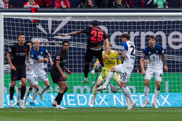 Leverkusen, Deutschland 16. Mai 2026: 1. BL - 2025 2026 - Sp. 34 - Bayer 04 Leverkusen gegen Hamburger SV Im Bild: v. li. im Zweikampf Exequiel Palacios (LEV) und Nicolai Remberg (HSV) DFL DFB regulations prohibit any use of photographs as image sequences and or quasi-video BayArena Nordrhein Westfalen Copyright: xFotostandx xKruczynskix