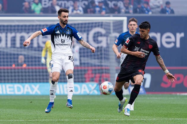 Leverkusen, Deutschland 16. Mai 2026: 1. BL - 2025 2026 - Sp. 34 - Bayer 04 Leverkusen gegen Hamburger SV Im Bild: v. li. im Zweikampf Fabio Vieira (HSV) und Exequiel Palacios (LEV) DFL DFB regulations prohibit any use of photographs as image sequences and or quasi-video BayArena Nordrhein Westfalen Copyright: xFotostandx xKruczynskix