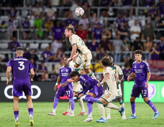 May 16, 2026, U.S.: Atlanta United midfielder WILL REILLY (28) jumps over a Orlando City SC defender. The Orlando City Soccer Club hosted Atlanta United at Inter&Co Stadium in Orlando, FL. MLS, Fussball Herren, USA 2026: Atlanta United FC Vs Orlando City Soccer Club  - ZUMAm299 20260516_znp_m299_001 Copyright: xTaylorxMcFeex