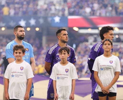 May 16, 2026, U.S.: Orlando City SC midfielder MARToÂN OJEDA (10) looks on during the national anthem ahead of the match against Atlanta United. The Orlando City Soccer Club hosted Atlanta United at Inter&Co Stadium in Orlando, FL. MLS, Fussball Herren, USA 2026: Atlanta United FC Vs Orlando City Soccer Club  - ZUMAm299 20260516_znp_m299_012 Copyright: xTaylorxMcFeex