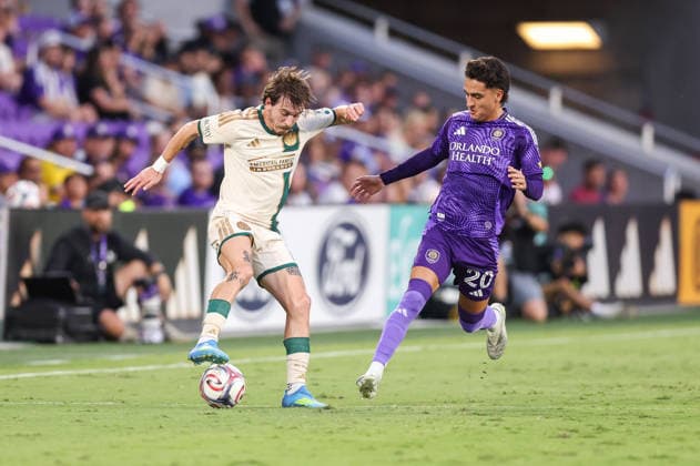 May 16, 2026, U.S.: Atlanta United midfielder SABA LOBJANIDZE (11) moves the ball away from defender Orlando City SC midfielder EDUARD ATUESTA (20) during the MLS, Fussball Herren, USA match between Orlando City SC and Atlanta United. The Orlando City Soccer Club hosted Atlanta United at Inter&Co Stadium in Orlando, FL. U.S. - ZUMAm299 20260516_znp_m299_006 Copyright: xTaylorxMcFeex