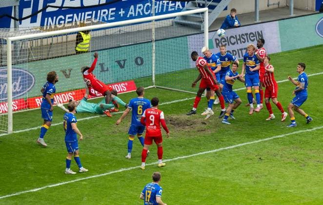 FUSSBALL REGIONALLIGA NORDOST 34. SPIELTAG FC CARL ZEISS JENA - FC ROT WEISS ERFURT ** NUR FÜR REDAKTIONELLE ZWECKE ** EDITORIAL USE ONLY **<p>16 05 2026-Jena: Fussball Regionalliga Nordost 34. Spieltag Saison 2025-2026 Ernst-Abbe-Sportfeld FC Carl Zeiss Jena - FC Rot Weiss Erfurt im Foto: ( Deutschland Thueringen Jena Copyright: SaschaxFromm