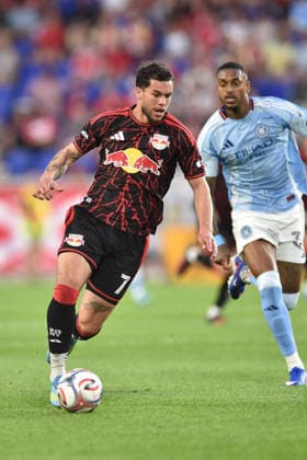May 16, 2026, Harrison, New Jersey, USA: New York Red Bulls forward CADE COWELL (7) in action at Sports Illustrated Stadium in Harrison New Jersey New York City FC draws with New York Red Bulls 1 to 1 MLS, Fussball Herren, USA 2026 - New York City FC 1:1 New York Red Bulls  - ZUMAa301 20260516_aaf_a301_015 Copyright: xBrooksxVonxArxx