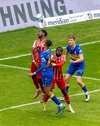 FUSSBALL REGIONALLIGA NORDOST 34. SPIELTAG FC CARL ZEISS JENA - FC ROT WEISS ERFURT ** NUR FÜR REDAKTIONELLE ZWECKE ** EDITORIAL USE ONLY **<p>16 05 2026-Jena: Fussball Regionalliga Nordost 34. Spieltag Saison 2025-2026 Ernst-Abbe-Sportfeld FC Carl Zeiss Jena - FC Rot Weiss Erfurt im Foto: Maxime Aglago Awoudja 6 (FC Rot-Weiß Erfurt), Benny Boboy 27 (Rot-Weiß Erfurt), Emeka Oduah 9 (FC Carl Zeiss Jena) ( Deutschland Thueringen Jena Copyright: SaschaxFromm