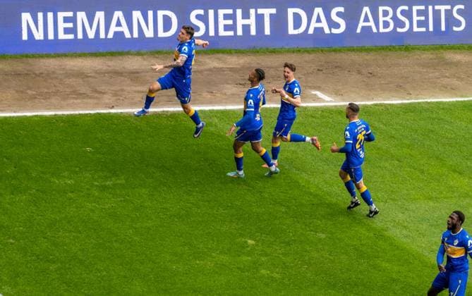 FUSSBALL REGIONALLIGA NORDOST 34. SPIELTAG FC CARL ZEISS JENA - FC ROT WEISS ERFURT ** NUR FÜR REDAKTIONELLE ZWECKE ** EDITORIAL USE ONLY **<p>16 05 2026-Jena: Fussball Regionalliga Nordost 34. Spieltag Saison 2025-2026 Ernst-Abbe-Sportfeld FC Carl Zeiss Jena - FC Rot Weiss Erfurt im Foto: Timon Burmeister 28 (FC Carl Zeiss Jena) jubelt nach dem Treffer zum 1:0 für Jena ( Deutschland Thueringen Jena Copyright: SaschaxFromm