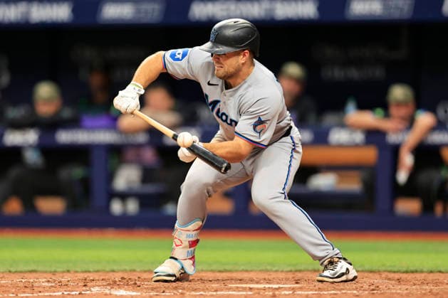 May 16, 2026, St. Petersburg, Florida, USA: Miami Marlins center fielder Jakob Marsee (87) bunts foul during an MLB, Baseball Herren, USA game against the Tampa Bay Rays on May 16, 2026 at Tropicana Field. The Marlins beat the Rays 10-5 in 10 innings. MLB 2026: Rays 5:10 Marlins  - ZUMAh180 20260516_zsp_h180_117 Copyright: xKimxHukarix