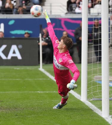 Frankfurt , Fußball Bundesliga Fußball Eintracht Frankfurt vs. VfB Stuttgart , Alexander Nübel ( VfB )