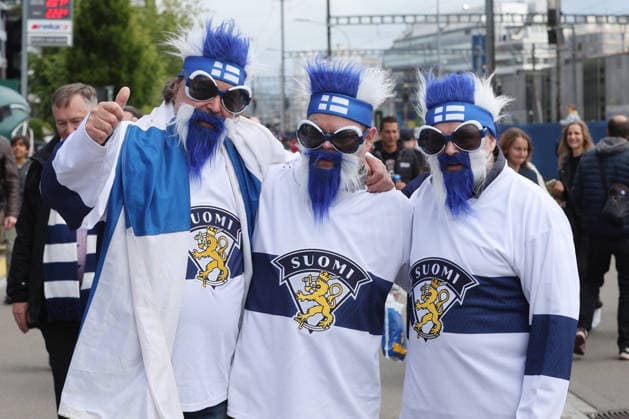 Eishockey WM 2026 FIN - HUN Fans pilgern zum Stadion 16.05.2026 Swiss Life Arena Zuerich , SCHWEIZ, Herren IIHF Eishockey World Championship, WM, Weltmeisterschaft Zurich 2026 Gruppe Finnland - Ungarn Fans pilgern zum Stadion *** Ice Hockey World Championship 2026 FIN HUN Fans make pilgrimage to the stadium 16 05 2026 Swiss Life Arena Zuerich , SWITZERLAND, Men IIHF Ice Hockey World Championship Zurich 2026 Group Finland Hungary Fans make pilgrimage to the stadium 