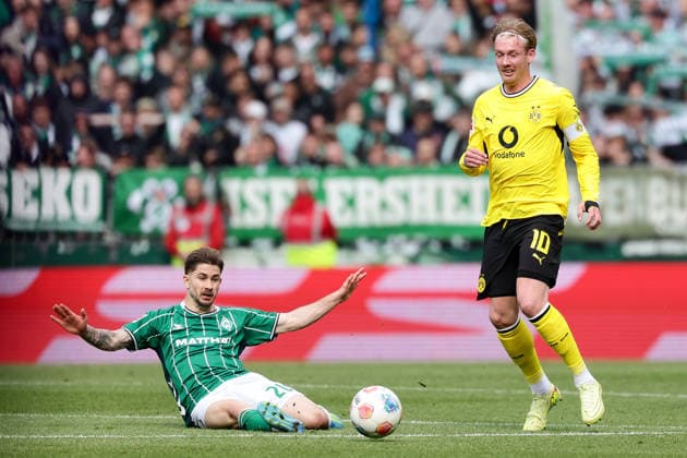 Bremen, Germany, 16.05.26, Romano Schmid (Werder Bremen) und Julian Brandt (Borussia Dortmund) im Zweikampf während des Spiels der 1. Bundesliga zwischen Werder Bremen - Borussia Dortmund im Weserstadion in Bremen. (Photo by Joachim Bywaletz) DFB DFL REGULATIONS PROHIBIT ANY USE OF PHOTOGRAPHS AS IMAGE SEQUENCES AND OR QUASI-VIDEO. Copyright: JoachimxBywaletz xJB-Sportfoto