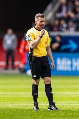 16.05.2026, xovx, Fußball Fußball Bundesliga, Eintracht Frankfurt - VfB Stuttgart Schiedsrichter Tobias Welz (Wiesbaden), Freisteller (DFL DFB REGULATIONS PROHIBIT ANY USE OF PHOTOGRAPHS as IMAGE SEQUENCES and or QUASI-VIDEO) emspor Frankfurt