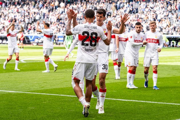 16.05.2026, xovx, Fußball Fußball Bundesliga, Eintracht Frankfurt - VfB Stuttgart Jubel bei Nikolas Nartey (VfB Stuttgart) und Chema Andres (VfB Stuttgart) nach dem Tor zum 0:2 (DFL DFB REGULATIONS PROHIBIT ANY USE OF PHOTOGRAPHS as IMAGE SEQUENCES and or QUASI-VIDEO) emspor Frankfurt