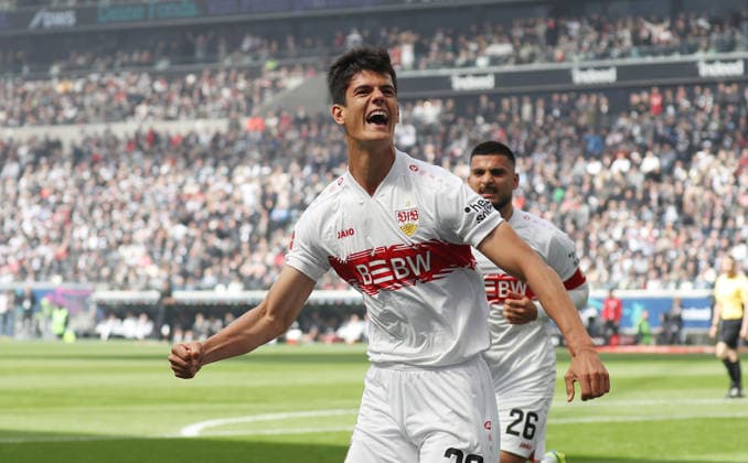 Frankfurt , Fußball Bundesliga Fußball Eintracht Frankfurt vs. VfB Stuttgart , Jubel Chema Andres ( VfB ) nach seinem Tor