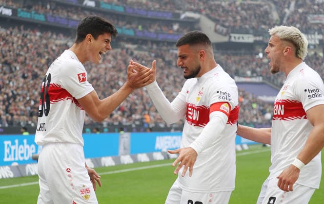 Frankfurt , Fußball Bundesliga Fußball Eintracht Frankfurt vs. VfB Stuttgart , Jubel VfB , von links: Chema Andres Deniz Undav Ermedin Demirovic ( VfB )