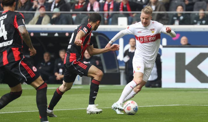 Frankfurt , Fußball Bundesliga Fußball Eintracht Frankfurt vs. VfB Stuttgart , rechts: Chris Führich ( VfB )