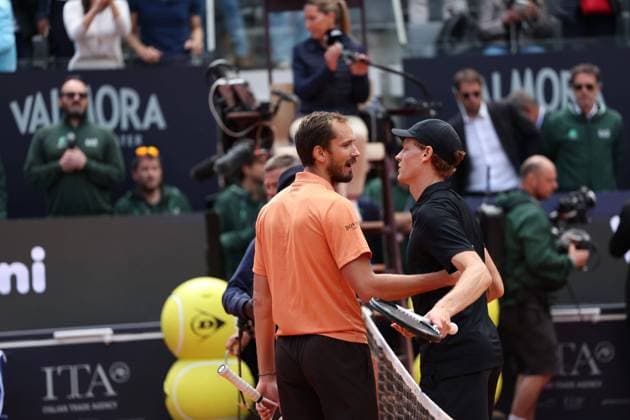 260516 -- ROME, May 16, 2026 -- Jannik Sinner of Italy R greets Daniil Medvedev of Russia after their men s singles semifinal match at the ATP, Tennis Herren Italian Open tennis tournament in Rome, Italy, May 16, 2026. SPITALY-ROME-TENNIS-ATP-ITALIAN OPEN-SEMIFINAL-JANNIK SINNER VS DANIIL MEDVEDEV LixJing  (SP)ITALY-ROME-TENNIS-ATP-ITALIAN OPEN-SEMIFINAL-JANNIK SINNER VS DANIIL MEDVEDEV IMAGO LixJing  imago images 0856787886