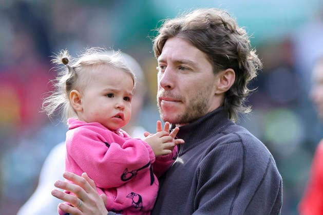 Mitchell Weiser (Werder Bremen) schaut enttaeuscht, Bundesliga, SV Werder Bremen v Borussia Dortmund, Weserstadion am 16. May 2026 in Bremen, Deutschland. (Foto von Marco Steinbrenner DeFodi Images) Mitchell Weiser (Werder Bremen) looks dejected, Bundesliga, SV Werder Bremen v Borussia Dortmund, Weserstadion, May 16, 2026 in Bremen, Germany. (Photo by Marco Steinbrenner DeFodi Images) DFL regulations prohibit any use of photographs as image sequences and or quasi-video. - *** Mitchell Weiser Werder Bremen looks dejected, Bundesliga, SV Werder Bremen v Borussia Dortmund, Weserstadion on May 16, 2026 in Bremen, Germany Photo by Marco Steinbrenner DeFodi Images Mitchell Weiser Werder Bremen looks dejected, Bundesliga, SV Werder Bremen v Borussia Dortmund, Weserstadion, May 16, 2026 in Bremen, Germany Photo by Marco Steinbrenner DeFodi Images DFL regulations prohibit any use of photographs as image sequences and or quasi video