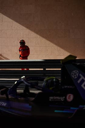 2026 FORMULA E MONACO ePRIX commissaire, marshall during the Monaco ePrix, 9th and 10th round of the 2025-26 ABB FIA Formula E World Championship, WM, Weltmeisterschaft on the Circuit de Monaco from Mai 16 to 17, 2026 in Monte-Carlo, Monaco -  Copyright: xGERMAINxHAZARDx