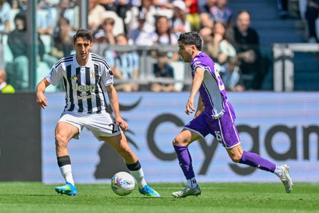 Fiorentina s Parisi fights for the ball during the Serie A soccer match between Juventus and Fiorentina at the Allianz Stadium in Turin, Italy - Sunday, May 17, 2026. - Soccer .  Copyright: xTanoxPecoraro LaPressex