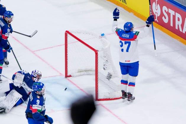 FRIBOURG, SWITZERLAND - MAY 17: Marek Hrivik of Slovakia R) celebrates his goal during the 2026 IIHF Ice hockey, Eishockey World Championship, WM, Weltmeisterschaft Switzerland game between Italy and Slovakia at BCF Arena on May 17, 2026 in Fribourg, Fribourg. Fribourg BCF Arena Fribourg Switzerland Copyright: xJustPictures.ch JarixPestelaccix jp-en-EuSpIm-JP6_JAR_Italy_Slovakia_16May2026_00040