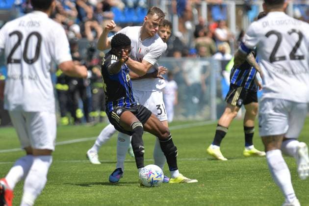 FOOTBALL - Serie A - Pisa SC vs SSC Napoli Photo by IPA ABACAPRESS.COM84782010 - Sam Beukema (Napoli) during Pisa SC vs SSC Napoli, Italian soccer Serie A match in Pisa, Italy, May 17 2026 Pisa Italy  Copyright: xIPAxSport ABACAx
