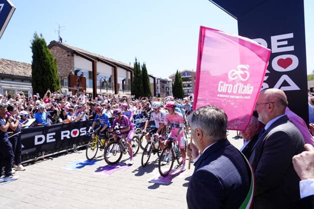 Start of the race during Stage 9 of the Giro d™Italia from Cervia to Corno alle Scale, Italy, Sunday May 17, 2026.  Copyright: xFabioxFerrarix xLaPressex