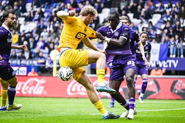 Mechelen s Bouke Boersma and Anderlecht s Moussa Diarra pictured in action during a soccer match between RSCA Anderlecht and KV Mechelen, Sunday 17 May 2026 in Brussels, on day 8 of the Champion s Play-off of the 2025-2026 Jupiler Pro League first division of the Belgian championship. TOM GOYVAERTS TomxGoyvaerts  x174142987x