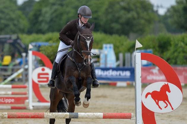 Reiten Jubiläumsturnier beim RuFV Bruckhausen ** NUR FÜR REDAKTIONELLE ZWECKE ** EDITORIAL USE ONLY **<p>Annbritt Marielene Wiersch, RV Lippe-Bruch-Gahlen e. V., reitet (Stilspringprüfung Kl.E 80cm) am Sonntag, den 17.05.2026, in Hünxe. Deutschland NRW Voerde Copyright: OleksandrxVoskresenskyi