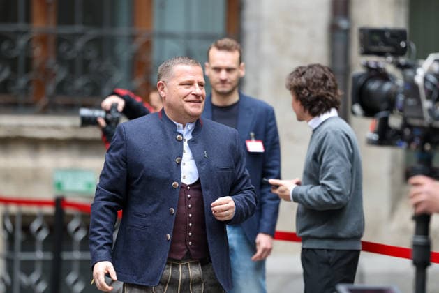 Max Eberl (FC Bayern Muenchen, Sportvorstand), GER, Empfang des FC Bayern Muenchen im Rathaus und Meisterfeier am Marienplatz, 17.05.2026, GER, Empfang des FC Bayern Muenchen im Rathaus und Meisterfeier am Marienplatz, 17.05.2026 Muenchen Copyright: xEibner-Pressefoto JennixMaulx EP_JML