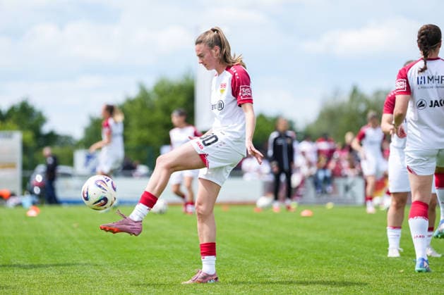 2. Frauen Bundesliga: SC Sand vs. VfB Stuttgart, 17.05.2026 Joy Castor (VfB Stuttgart, 30) beim aufwärmen 2. Frauen Bundesliga: SC Sand vs. VfB Stuttgart, Adams Arena SC Sand, 17.05.2026 DFB DFL REGULATIONS PROHIBIT ANY USE OF PHOTOGRAPHS AS IMAGE SEQUENCES AND OR QUASI-VIDEO. Copyright: xBEAUTIFULxSPORTS Boscox