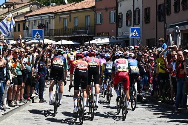 May 17, 2026, Cervia, ITALY: The pack of riders at the departure of the 9th stage of the 109 Giro d Italia 2026, cycling race over 184 km from Cervia to Corno alle Scale, 17 May 2026. ANSA LUCA ZENNARO. Giro D Italia Cycling Tour - Stage 9  - ZUMAa110 20260517_zaf_a110_047 Copyright: xLucaxZennarox