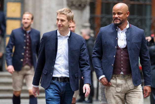 Vincent Kompany (FC Bayern Muenchen, Cheftrainer) mit Dominik Krause (Gruene, Oberbuergermeister Stadt Muenchen) , GER, Empfang des FC Bayern Muenchen im Rathaus und Meisterfeier am Marienplatz, 17.05.2026, GER, Empfang des FC Bayern Muenchen im Rathaus und Meisterfeier am Marienplatz, 17.05.2026 Muenchen Copyright: xEibner-Pressefoto JennixMaulx EP_JML