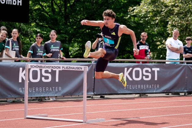 Owe Fischer-Breiholz (Koenigsteiner LV, 300m Huerden Maenner, 3), GER, Leichtathletik, Athletics, Internationales KOST Laeufermeeting, Pliezhausen, 17.05.2026, GER, Leichtathletik, Athletics, Internationales KOST Laeufermeeting, Pliezhausen, 17.05.2026 Pliezhausen Copyright: xStefanxMayerx EP_SMR