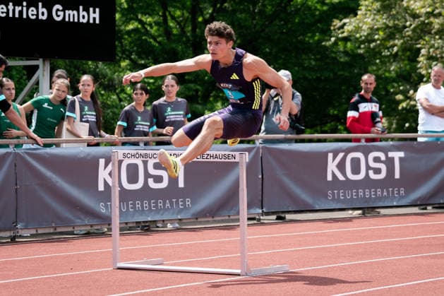 Owe Fischer-Breiholz (Koenigsteiner LV, 300m Huerden Maenner, 3), GER, Leichtathletik, Athletics, Internationales KOST Laeufermeeting, Pliezhausen, 17.05.2026, GER, Leichtathletik, Athletics, Internationales KOST Laeufermeeting, Pliezhausen, 17.05.2026 Pliezhausen Copyright: xStefanxMayerx EP_SMR