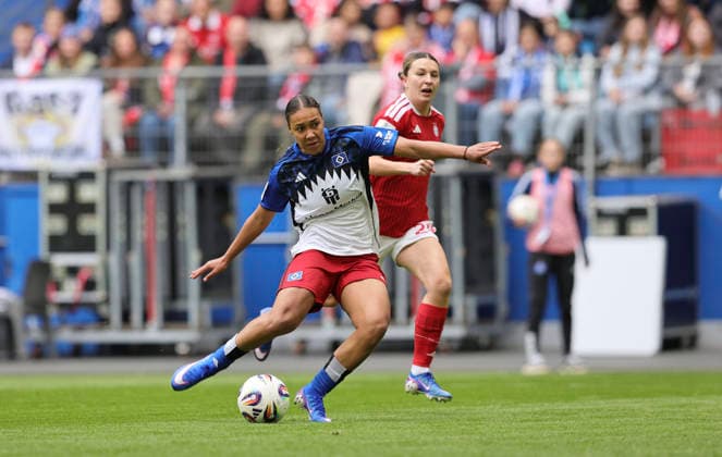 Foto : Krüger (HSV) gegen Barbara DUNST (FC Bayern) Fussball Pixel Bundesliga der Frauen 26. Spieltag am So. 17.05.2026 Hamburger SV - FC Bayern München