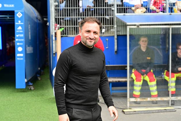 Fußball I Frauen I Saison 2025-2026 I Bundesliga I 26. Spieltag I Hamburger SV - FC Bayern München I 17.05.2026 Trainer Jose Antonio Barcala Garcia (FC Bayern München) gut gelaunt vor dem Spiel. Hamburg Volksparkstadion Hamburg Deutschland Copyright: xLobeca WolfxGebhardtx