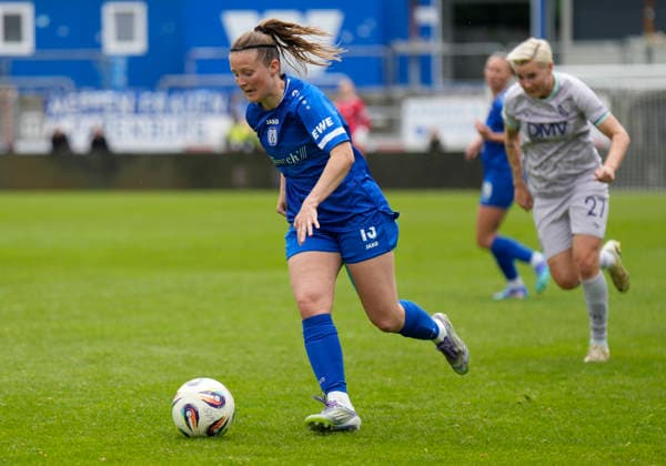 17.05.2026, Hänsch-Arena, Meppen, GER, Fußball, 2. Bundesliga, Frauen: SV Meppen vs VfL Bochum, Ayleen Seyen (SV Meppen 13) DFL REGULATIONS PROHIBIT ANY USE OF PHOTOGRAPHS AS IMAGE SEQUENCES AND OR QUASI-VIDEO. Meppen Niedersachsen Deutschland Hänsch-Arena