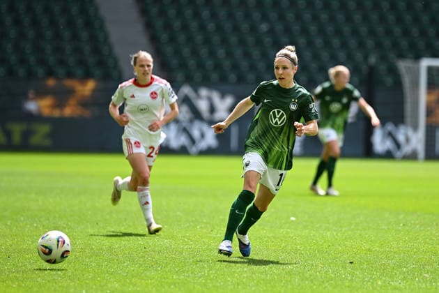 Fußball I Frauen I Saison 2025-2026 I Bundesliga I 26. Spieltag I VfL Wolfsburg - 1. FC Nürnberg I 17.05.2026 Svenja Huth (10, VfL Wolfsburg) mit Ball Freisteller, Nahaufnahme, Porträt, Portrait, Einzelfoto, Einzelbild, Körper Wolfsburg Volkswagen Arena Niedersachsen Deutschland Copyright: xLobeca InesxHähnelx