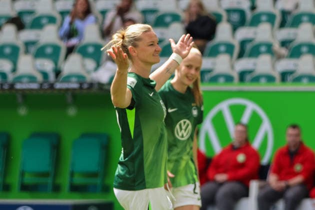 Wolfsburg, Deutschland: 17. Mai 2026 - 1. Frauen Bundesliga - 26. Spieltag - VfL Wolfsburg vs. 1. FC Nürnberg Im Bild: Torschützin Alexandra Popp (VfL), die heute ihr letztes Spiel nach 14 Jahren spielt, macht das Tor zum 1:0 für Wolfsburg und jubelt Copyright: HMBxMedia MadeleinexFantini