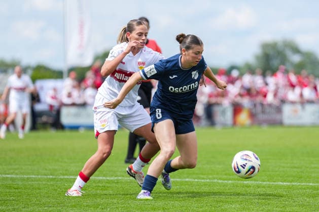 2. Frauen Bundesliga: SC Sand vs. VfB Stuttgart, 17.05.2026 Zweikampf zwischen Dafina Redzepi (VfB Stuttgart, 7) und Kim Schneider (SC Sand, 8) 2. Frauen Bundesliga: SC Sand vs. VfB Stuttgart, Adams Arena SC Sand, 17.05.2026 DFB DFL REGULATIONS PROHIBIT ANY USE OF PHOTOGRAPHS AS IMAGE SEQUENCES AND OR QUASI-VIDEO. Copyright: xBEAUTIFULxSPORTS Boscox