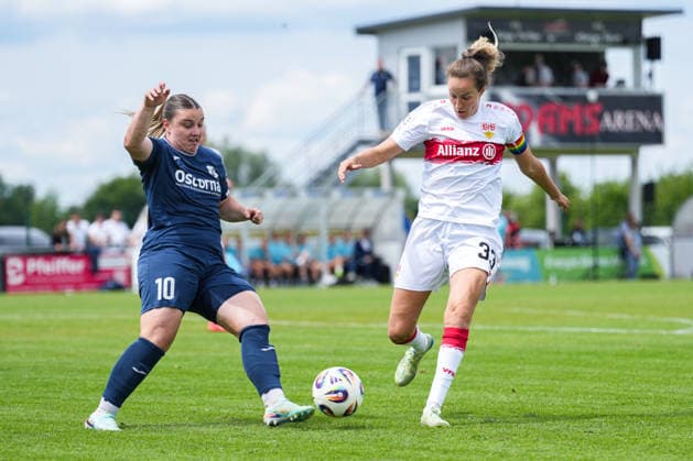 2. Frauen Bundesliga: SC Sand vs. VfB Stuttgart, 17.05.2026 Julia Matuschewski (SC Sand, 10) im Zweikampf mit Fabienne Dongus (VfB Stuttgart, 33) 2. Frauen Bundesliga: SC Sand vs. VfB Stuttgart, Adams Arena SC Sand, 17.05.2026 DFB DFL REGULATIONS PROHIBIT ANY USE OF PHOTOGRAPHS AS IMAGE SEQUENCES AND OR QUASI-VIDEO. Copyright: xBEAUTIFULxSPORTS Boscox