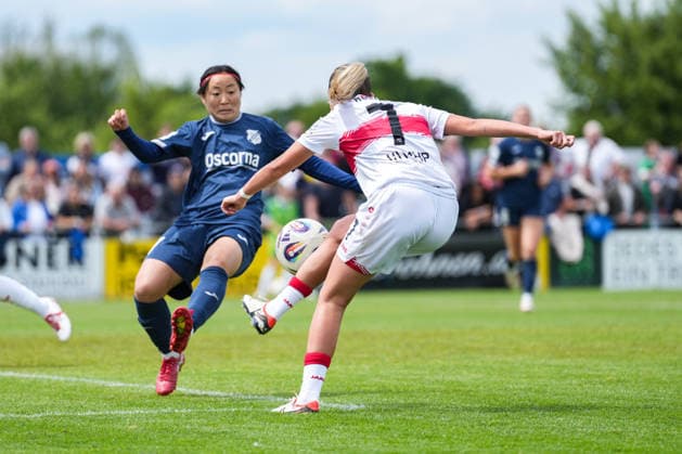2. Frauen Bundesliga: SC Sand vs. VfB Stuttgart, 17.05.2026 Zweikampf zwischen Rio Takizawa (SC Sand, 17) und Dafina Redzepi (VfB Stuttgart, 7) 2. Frauen Bundesliga: SC Sand vs. VfB Stuttgart, Adams Arena SC Sand, 17.05.2026 DFB DFL REGULATIONS PROHIBIT ANY USE OF PHOTOGRAPHS AS IMAGE SEQUENCES AND OR QUASI-VIDEO. Copyright: xBEAUTIFULxSPORTS Boscox