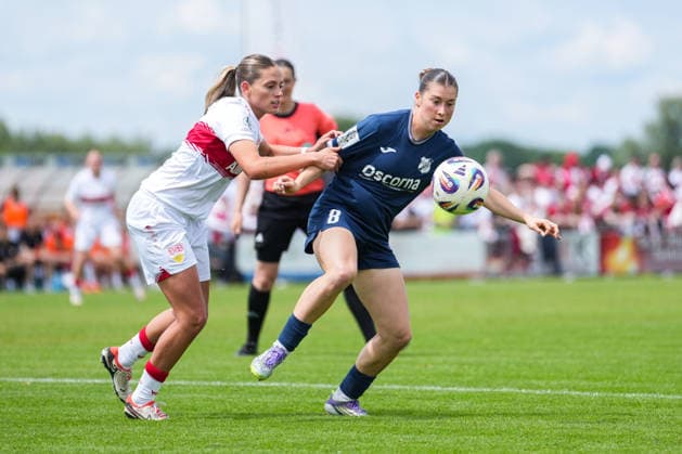 2. Frauen Bundesliga: SC Sand vs. VfB Stuttgart, 17.05.2026 Zweikampf zwischen Dafina Redzepi (VfB Stuttgart, 7) und Kim Schneider (SC Sand, 8) 2. Frauen Bundesliga: SC Sand vs. VfB Stuttgart, Adams Arena SC Sand, 17.05.2026 DFB DFL REGULATIONS PROHIBIT ANY USE OF PHOTOGRAPHS AS IMAGE SEQUENCES AND OR QUASI-VIDEO. Copyright: xBEAUTIFULxSPORTS Boscox