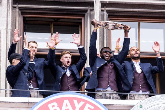 MUNICH, GERMANY - MAY 17: Dayot Upamecano (FC Bayern Muenchen, 2) with the trophy on the balcony during the Meisterfeier of FC Bayern Muenchen at Marienplatz on May 17, 2026 in Munich, Germany. Bavaria Germany Copyright: xSteffiexWunderlx