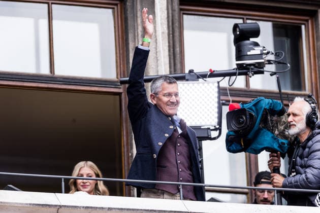 MUNICH, GERMANY - MAY 17: Herbert Hainer (President FC Bayern Muenchen) during the Meisterfeier of FC Bayern Muenchen at Marienplatz on May 17, 2026 in Munich, Germany. Bavaria Germany Copyright: xSteffiexWunderlx